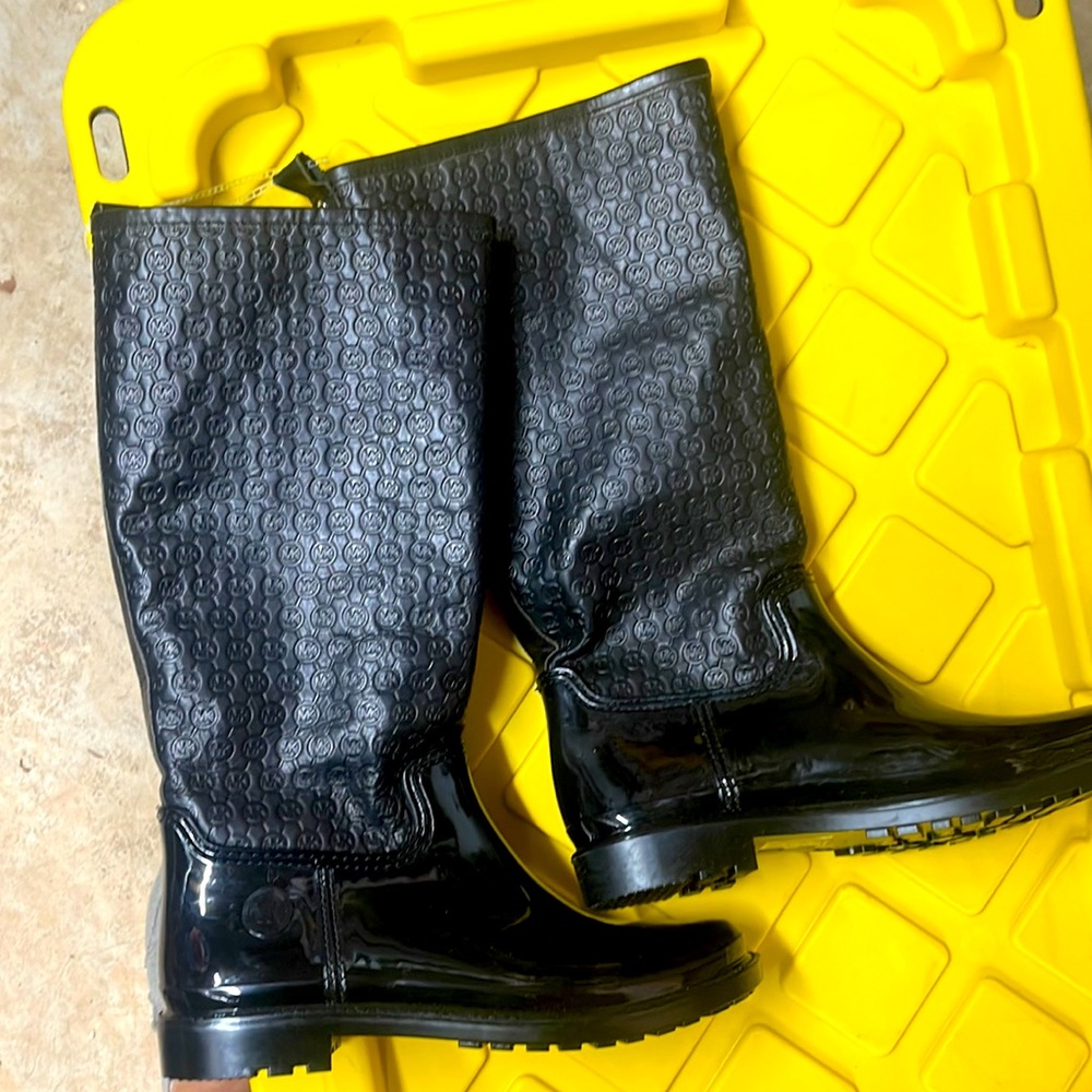 Michael Kors size 9 rain boots
